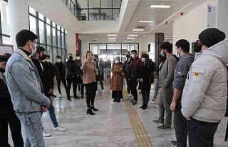 Mimarlık Fakültesi öğrencileri, İmar Kanunu dersini...