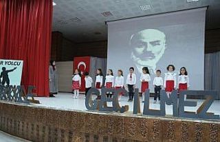 Minik öğrencilerden “Çanakkale Şehitlerine”...