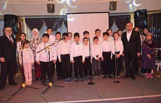Minikler, Peygamber Efendimiz’i ilahilerle andı