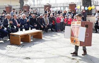 Miniklerden geri dönüşüm defilesi