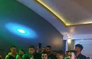 Montella, düğünde çiftetelli oynadı