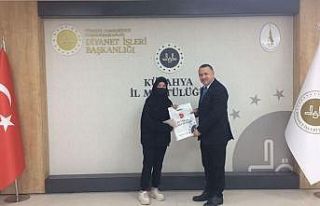 Müftü Demirtaş, dereceye giren öğrencileri ödüllendirdi