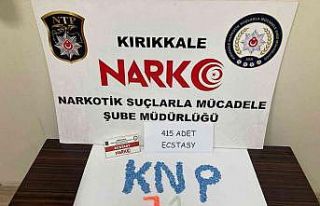 Narkotik köpeği "Adam" 415 adet uyuşturucu...