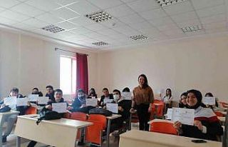 NEVÜ’lü öğrencilere "İş Kulübü Eğitimi"...