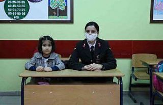 Öğrenciler çizgi film izleyerek eğitim aldı