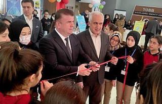 Öğrenciler I’Zerogen gezegenine seyahati ve yaşamayı...