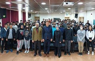 Öğrencilere avukatlık mesleği anlatıldı