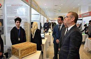 Öğrencilerin bilimsel projeleri sergilendi