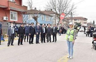 Okul önlerindeki trafik düzenini gönüllüler sağlayacak