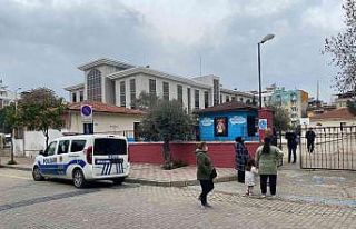 Okulun kazan dairesindeki duman panikletti