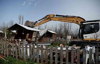 Osmangazi’de kaçak hobi evi yıkımları sürüyor