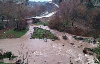 Osmaniye’de şiddetli yağış çayların debisini...