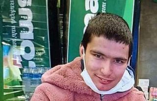 Otizmli Berkay her yerde aranıyor