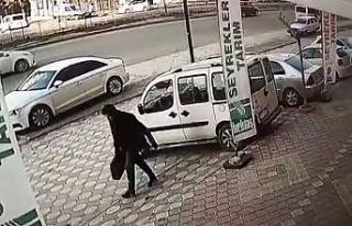 Otomobilden 150 bin lira değerinde makine parçalarını...