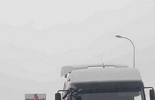 Otomobille tanker çarpıştı, 2 kişi yaralandı