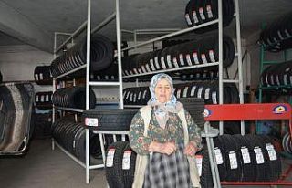 (ÖZEL) 82 yaşındaki lastikçi Vesile Nine’den...