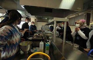 Özel çocuklar kendi yemeklerini kendi pişirdi