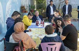 Özel sporculara hem malzeme hem de manevi destek