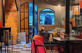 (ÖZEL) - Taksim’de silahlı saldırgan kafede dehşet...