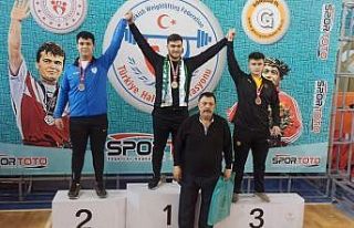 Pamukkale Belediyespor’un haltercisinden bir madalya...
