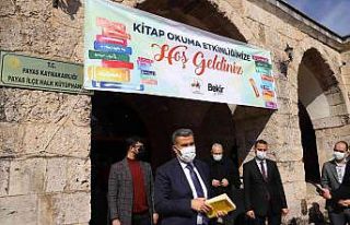 Payas Belediye Başkanı Altan, vatandaşlarla kitap...