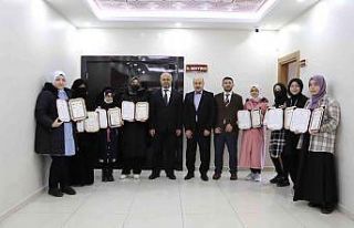 Pehlivan’dan 9 öğrenciye hafızlık belgesi