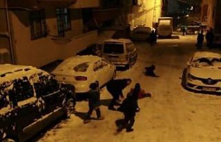 Pendik’te tepsilerle kayan çocuklar, karın tadını...