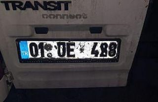 Plakasını siyah bantla değiştirdikleri araçla...