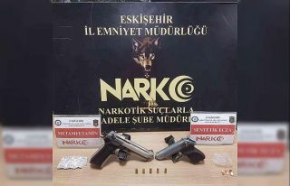 Polis ekiplerinin uyuşturucu operasyonunda 4 kişi...