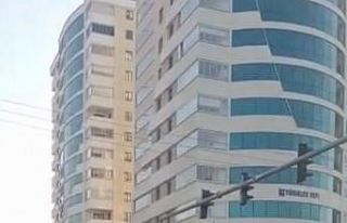 Polis motosikleti ile dolmuş minibüsün çarpışma...
