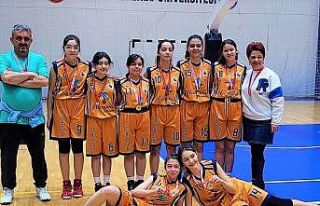 Potada yarı finali geçen kızlar, Denizli’ye şampiyonluk...