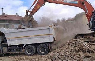 Pursaklar’da metruk yapılar yıkılıyor