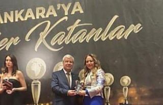 Rektör Karabulut’a ödül