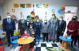 Şahin sıfır atık projesi ile yapılan kütüphanenin...