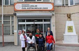 Şampiyon sporculardan, kadın öğretmenlere vefa...
