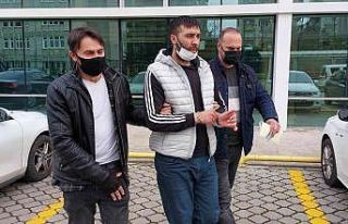 Samsun’da bıçakla bir kişiyi yaralayan şahıs...