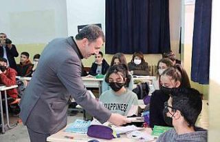 Şanlıurfa’da öğrencilere Çanakkale kitabı...