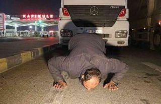 Savaş mağduru tır şoförü, Türkiye’ye gelir...