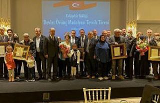 Şehit aileleri ve gazilere Devlet Övünç Madalyaları...