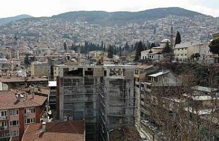 Şehrin siluetini bozan binada yıkım başladı