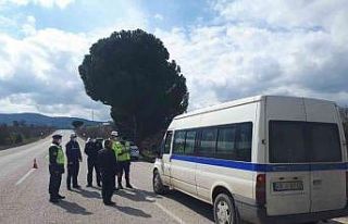 Selendi’de işçi servisleri denetlendi