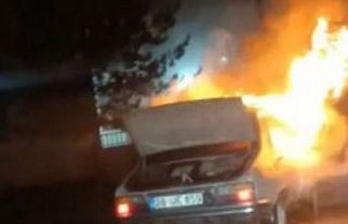 Seyir halindeki otomobil alevlere teslim oldu