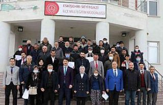 Seyitgazi’de arıcılar ve sürü yönetim elemanları...