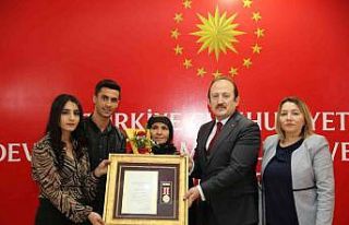 Şırnak’ta şehit ailelerine devlet övünç madalyası...
