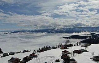 Sis denizinde yüzen Trabzon yaylaları büyülüyor