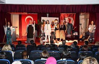 Söke’de öğrencilerin Kadınlar Günü Oratoryosu...