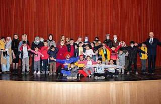 SÜ’de özel öğrenciler için tiyatro oyunu sahnelendi