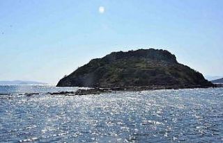 Sular çekildi adaya giden kral yolu ortaya çıktı