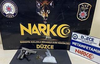 Şüphe üzerine durdurulan araçtan uyuşturucu madde...