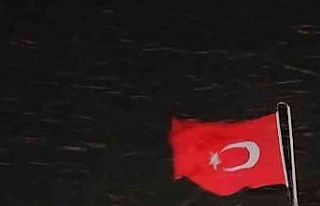 Taksim’de tipi şeklinde kar yağışı etkili oldu